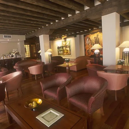 El Rancho Hotel